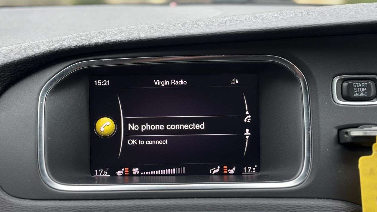 2018 VOLVO V40 2018 VOLVO V40