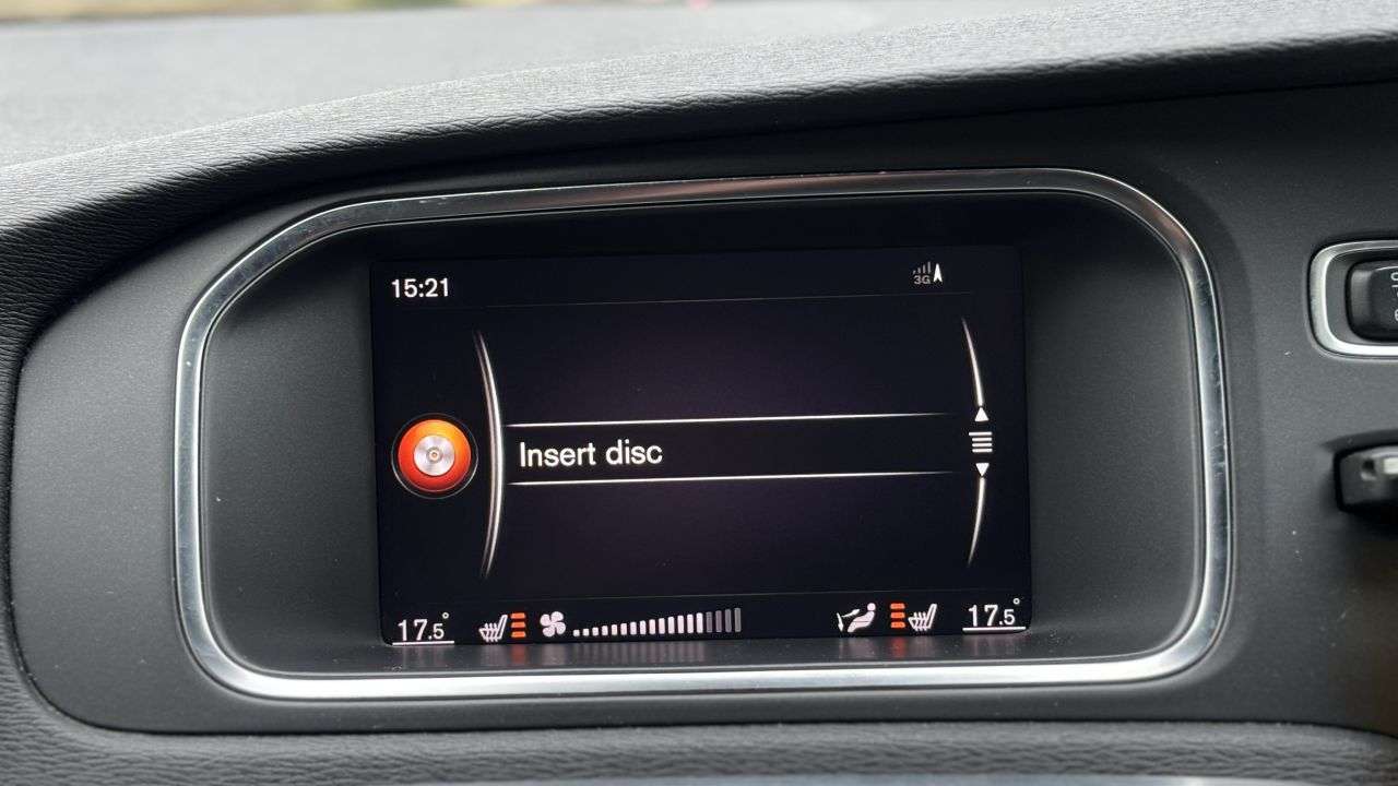 2018 VOLVO V40 2018 VOLVO V40