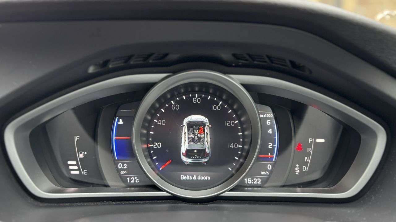 2018 VOLVO V40 2018 VOLVO V40