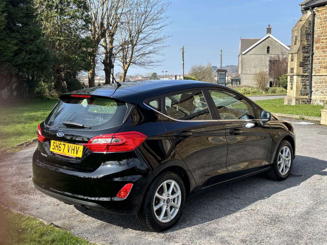 A 2017 FORD FIESTA 1.1 Ti-VCT Zetec Hatchback 5dr Petrol Manual Euro 6 (s/s) (85 ps) A 2017 FORD FIESTA 1.1 Ti-VCT Zetec Hatchback 5dr Petrol Manual Euro 6 (s/s) (85 ps)