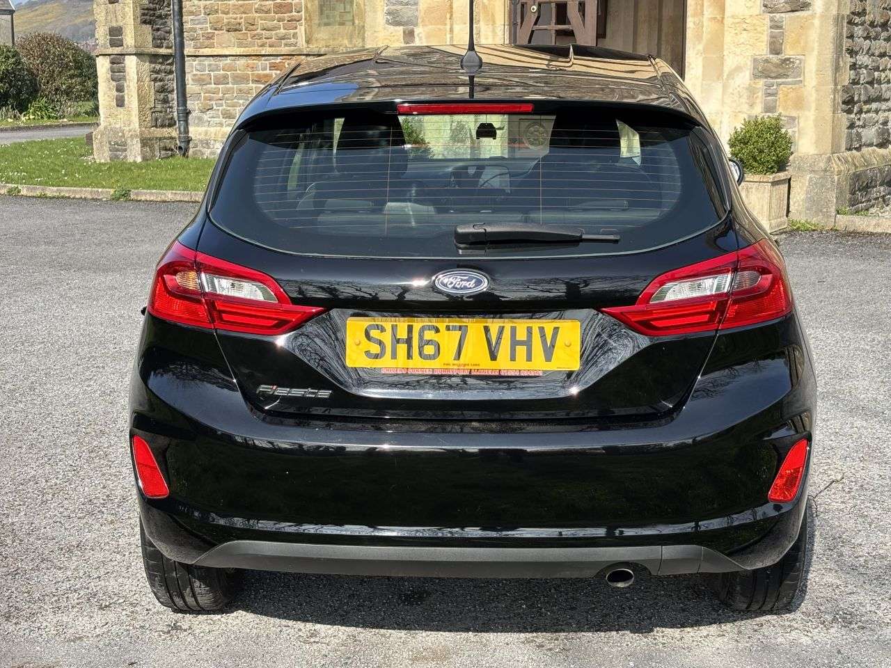 A 2017 FORD FIESTA 1.1 Ti-VCT Zetec Hatchback 5dr Petrol Manual Euro 6 (s/s) (85 ps) A 2017 FORD FIESTA 1.1 Ti-VCT Zetec Hatchback 5dr Petrol Manual Euro 6 (s/s) (85 ps)