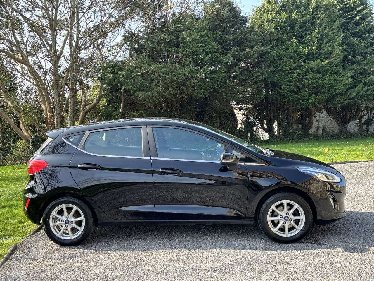 A 2017 FORD FIESTA 1.1 Ti-VCT Zetec Hatchback 5dr Petrol Manual Euro 6 (s/s) (85 ps) A 2017 FORD FIESTA 1.1 Ti-VCT Zetec Hatchback 5dr Petrol Manual Euro 6 (s/s) (85 ps)