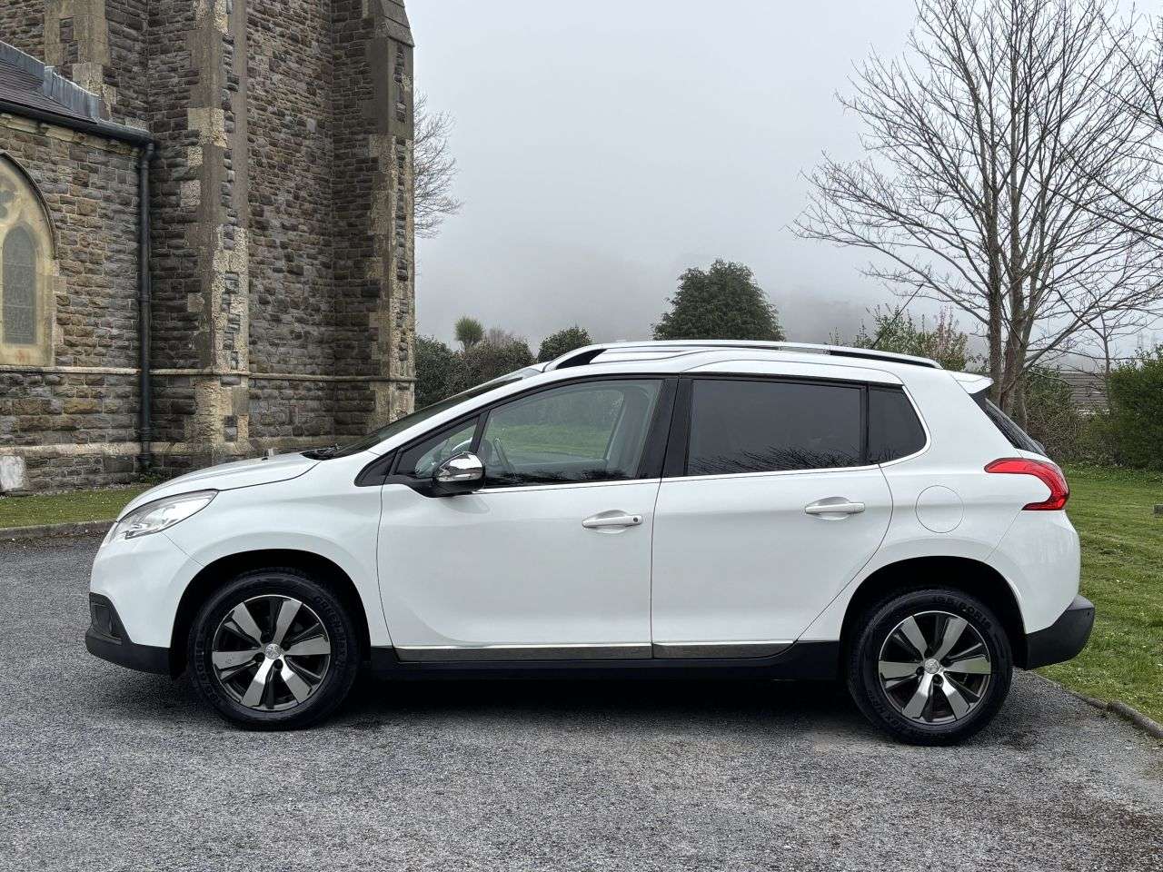 2015 PEUGEOT 2008 2015 PEUGEOT 2008