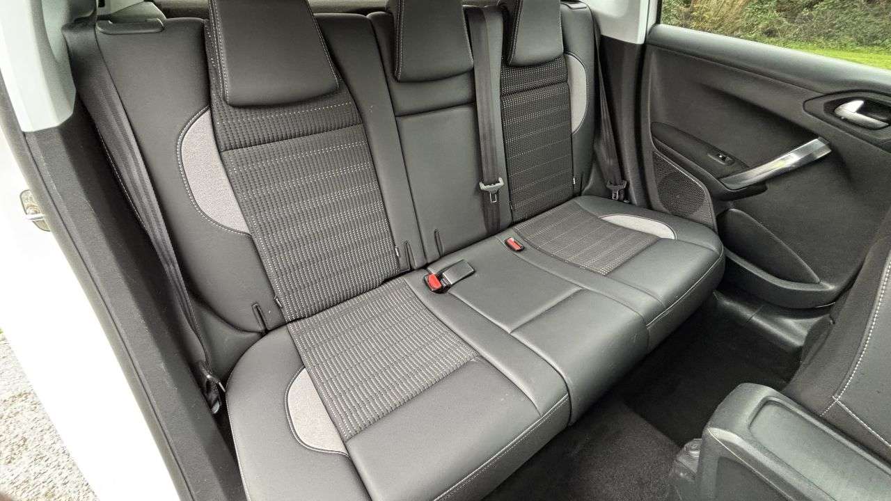 2015 PEUGEOT 2008 2015 PEUGEOT 2008