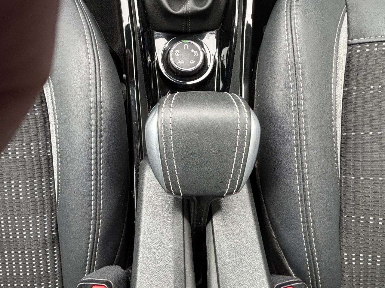 2015 PEUGEOT 2008 2015 PEUGEOT 2008