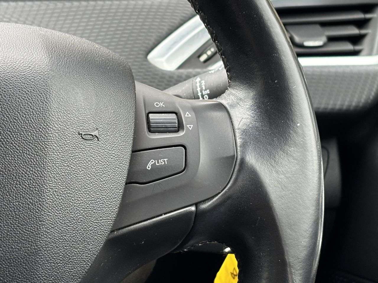 2015 PEUGEOT 2008 2015 PEUGEOT 2008