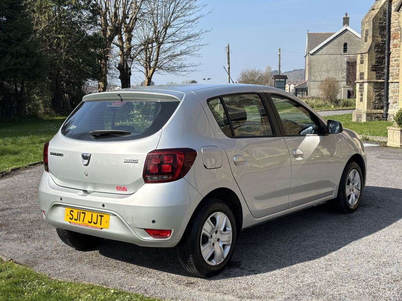 A 2017 DACIA SANDERO 1.5 dCi Laureate Hatchback 5dr Diesel Manual Euro 6 (s/s) (90 ps) A 2017 DACIA SANDERO 1.5 dCi Laureate Hatchback 5dr Diesel Manual Euro 6 (s/s) (90 ps)