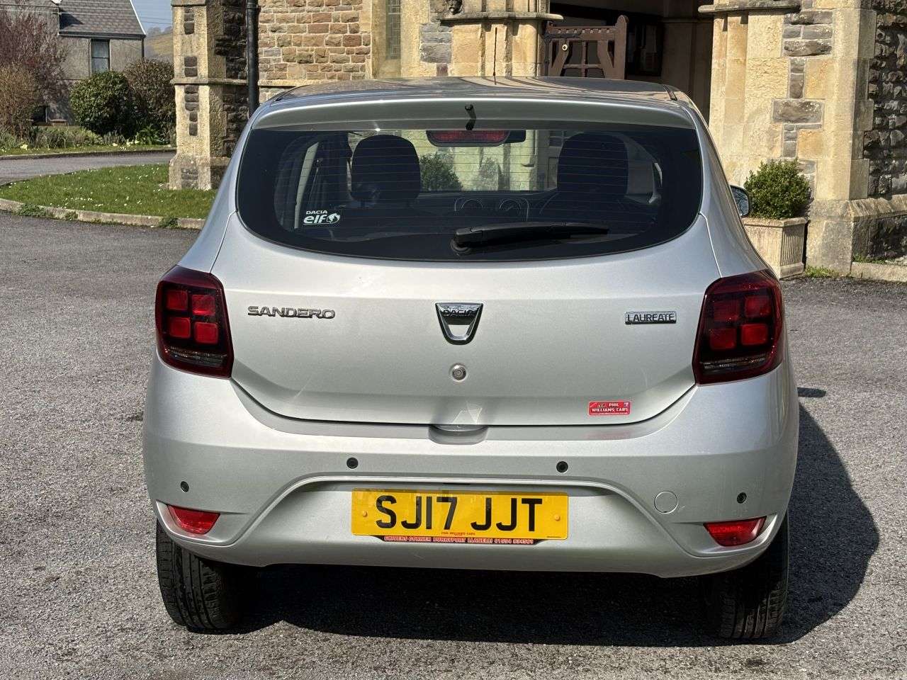 A 2017 DACIA SANDERO 1.5 dCi Laureate Hatchback 5dr Diesel Manual Euro 6 (s/s) (90 ps) A 2017 DACIA SANDERO 1.5 dCi Laureate Hatchback 5dr Diesel Manual Euro 6 (s/s) (90 ps)