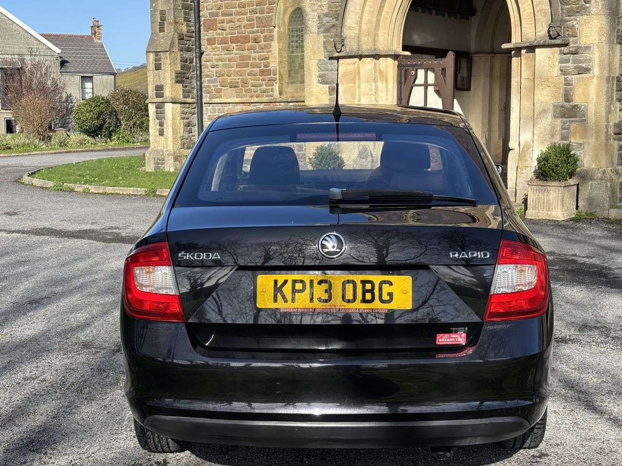 A 2013 SKODA RAPID S TSI A 2013 SKODA RAPID S TSI