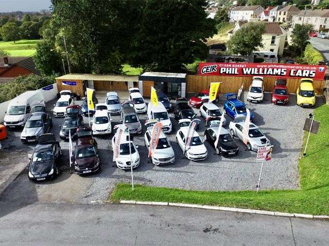 A 2014 HYUNDAI I10 1.0 Premium Hatchback 5dr Petrol Manual Euro 5 (66 ps) A 2014 HYUNDAI I10 1.0 Premium Hatchback 5dr Petrol Manual Euro 5 (66 ps)