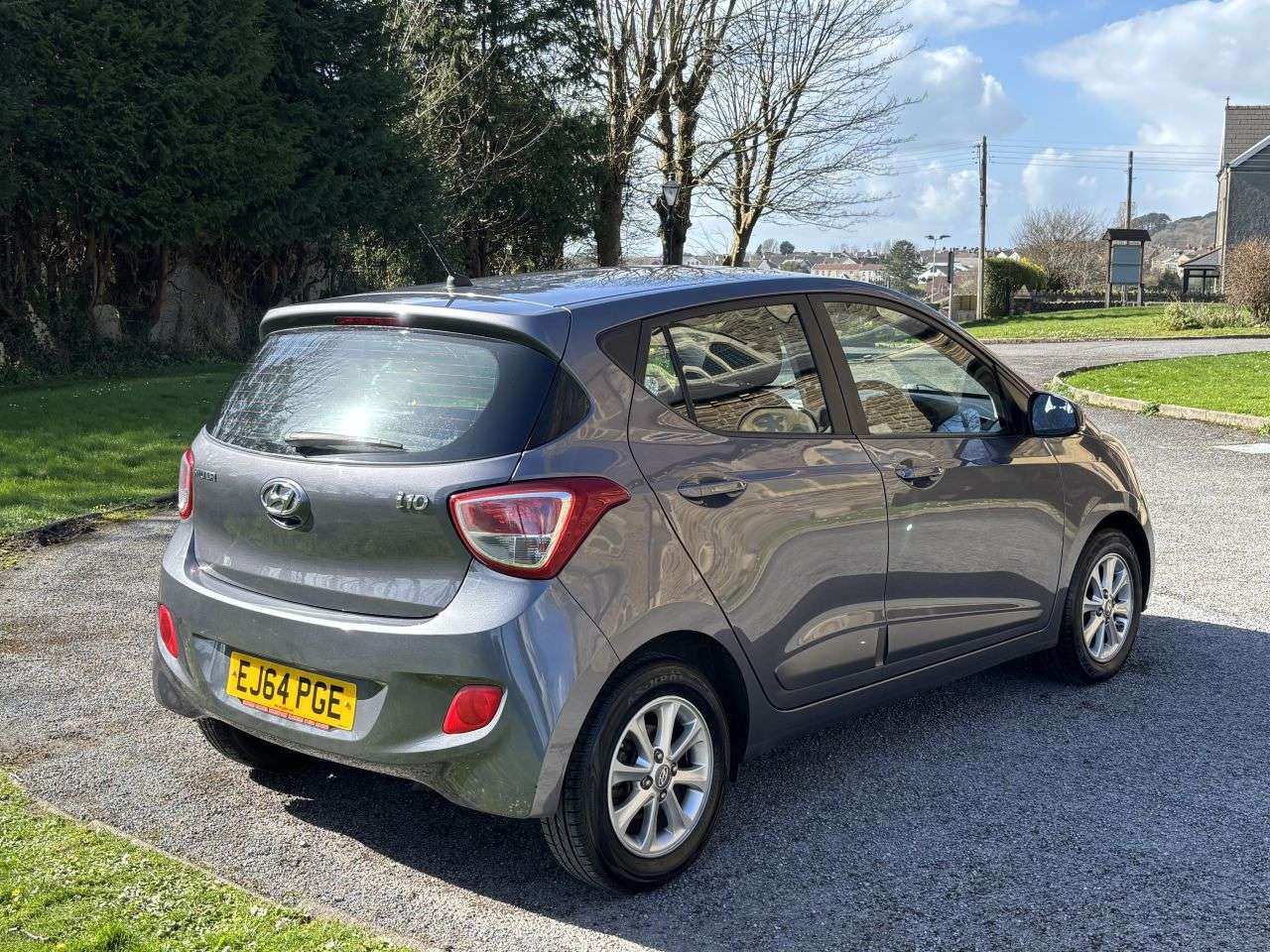 A 2014 HYUNDAI I10 1.0 Premium Hatchback 5dr Petrol Manual Euro 5 (66 ps) A 2014 HYUNDAI I10 1.0 Premium Hatchback 5dr Petrol Manual Euro 5 (66 ps)
