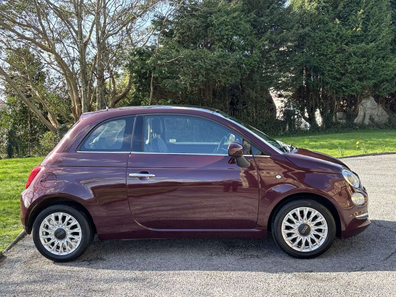 A 2016 FIAT 500 1.2 Lounge Hatchback 3dr Petrol Manual Euro 6 (s/s) (69 bhp) A 2016 FIAT 500 1.2 Lounge Hatchback 3dr Petrol Manual Euro 6 (s/s) (69 bhp)