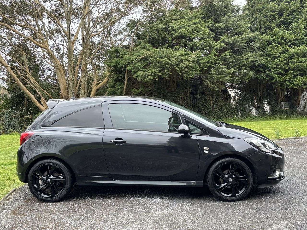 A 2015 VAUXHALL CORSA 1.2i Limited Edition Hatchback 3dr Petrol Manual Euro 6 (70 ps) A 2015 VAUXHALL CORSA 1.2i Limited Edition Hatchback 3dr Petrol Manual Euro 6 (70 ps)