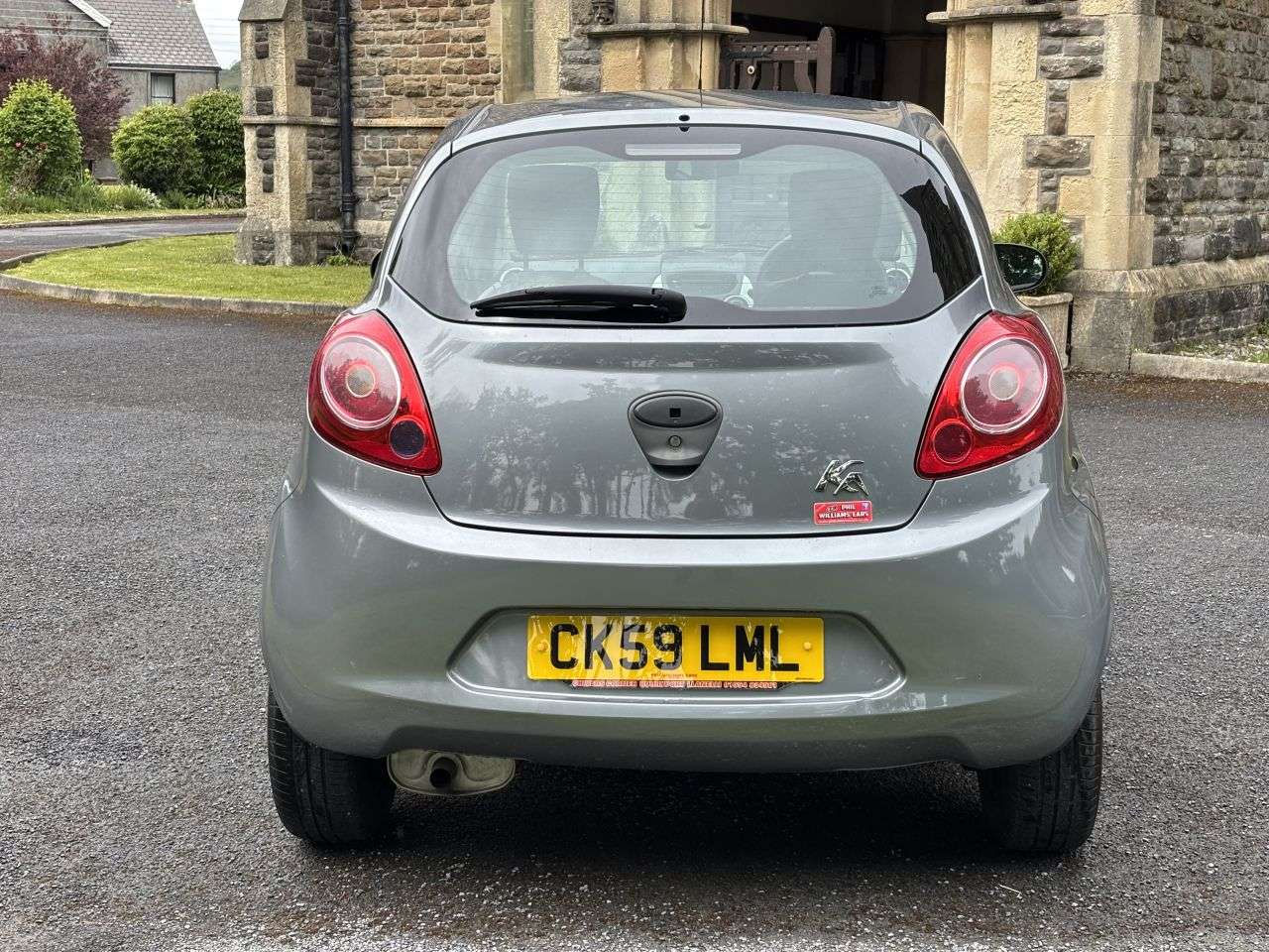 A 2009 FORD KA 1.2 Studio Hatchback 3dr Petrol Manual Euro 4 (69 ps) A 2009 FORD KA 1.2 Studio Hatchback 3dr Petrol Manual Euro 4 (69 ps)