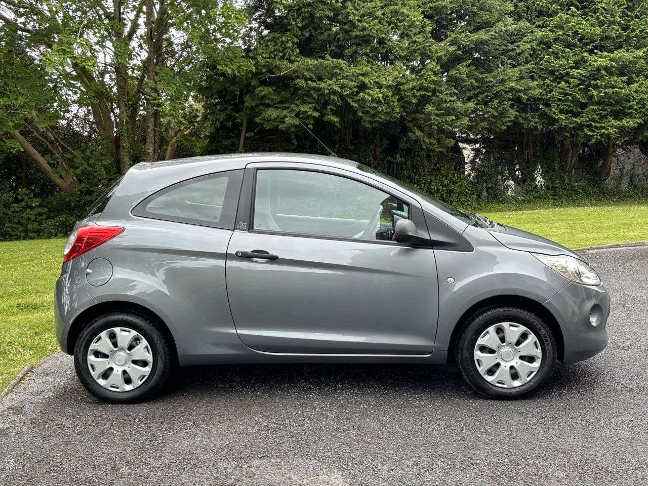 A 2009 FORD KA 1.2 Studio Hatchback 3dr Petrol Manual Euro 4 (69 ps) A 2009 FORD KA 1.2 Studio Hatchback 3dr Petrol Manual Euro 4 (69 ps)