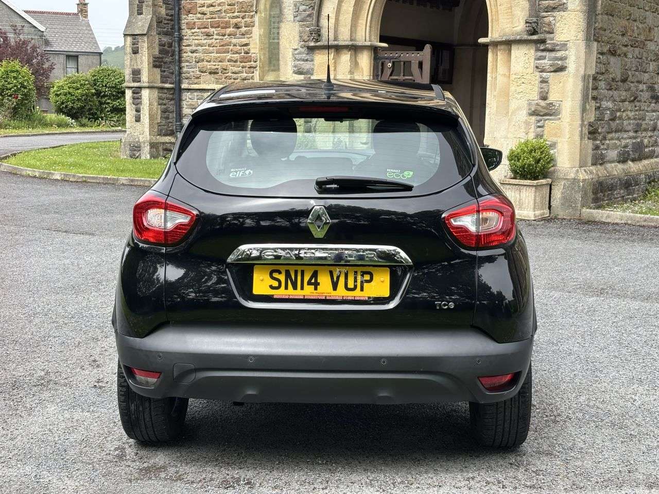 A 2014 RENAULT CAPTUR 0.9 TCe ENERGY Dynamique MediaNav SUV 5dr Petrol Manual Euro 5 (s/s) (90 ps A 2014 RENAULT CAPTUR 0.9 TCe ENERGY Dynamique MediaNav SUV 5dr Petrol Manual Euro 5 (s/s) (90 ps