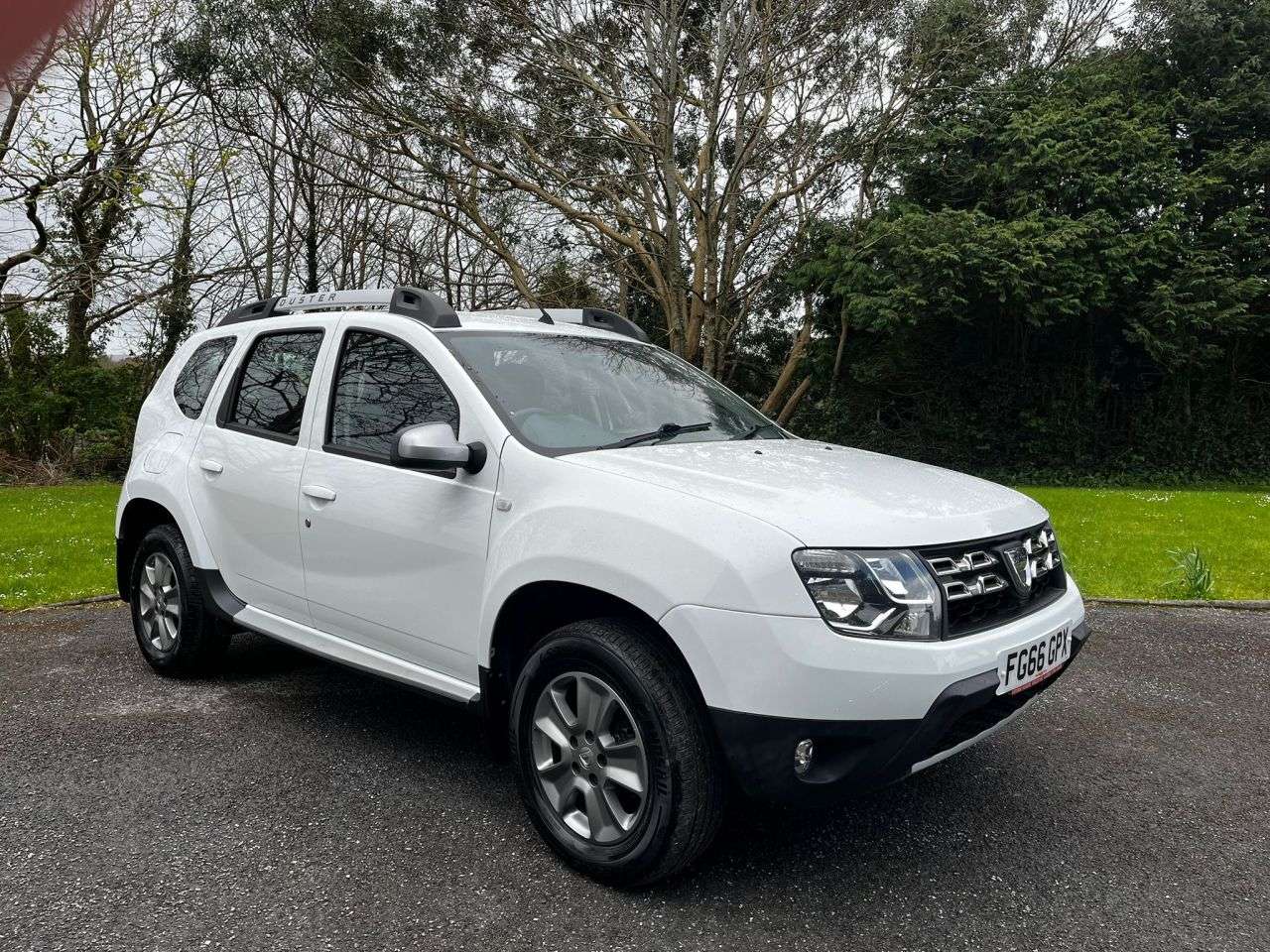 A 2016 DACIA DUSTER 1.5 dCi Laureate SUV 5dr Diesel Manual Euro 6 (s/s) (110 ps) A 2016 DACIA DUSTER 1.5 dCi Laureate SUV 5dr Diesel Manual Euro 6 (s/s) (110 ps)