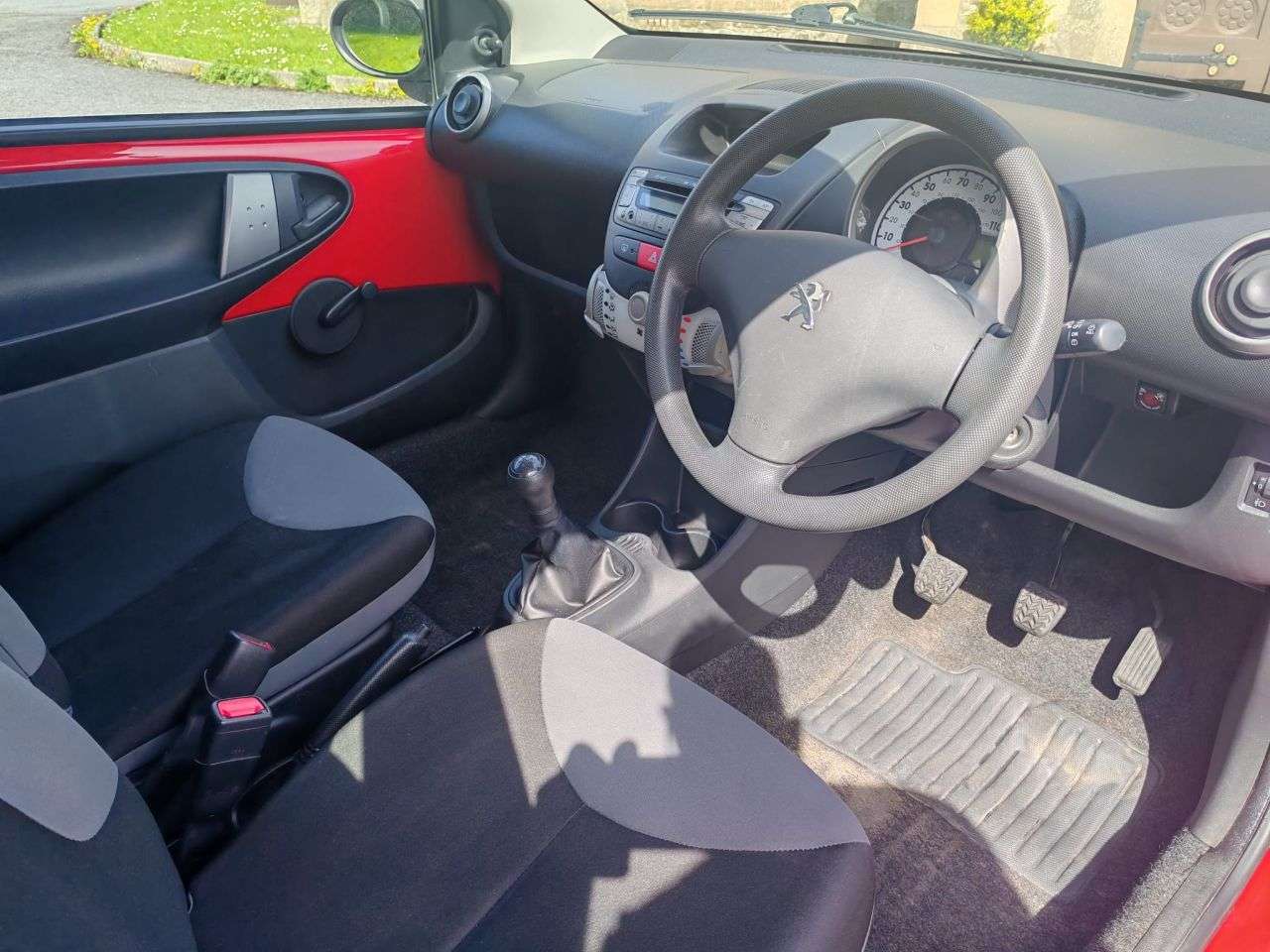 2013 PEUGEOT 107 2013 PEUGEOT 107