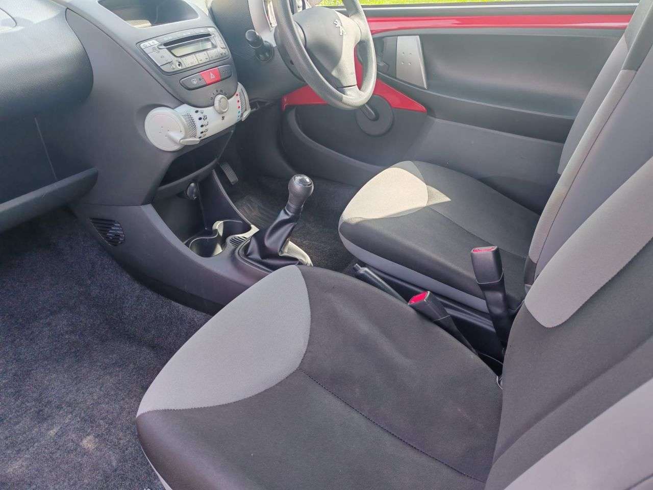 2013 PEUGEOT 107 2013 PEUGEOT 107