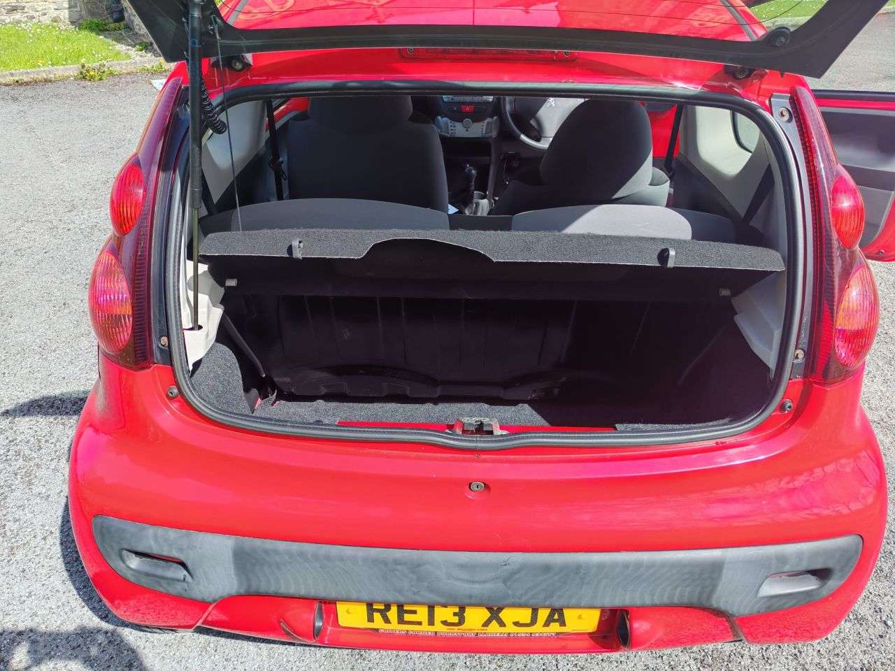 2013 PEUGEOT 107 2013 PEUGEOT 107