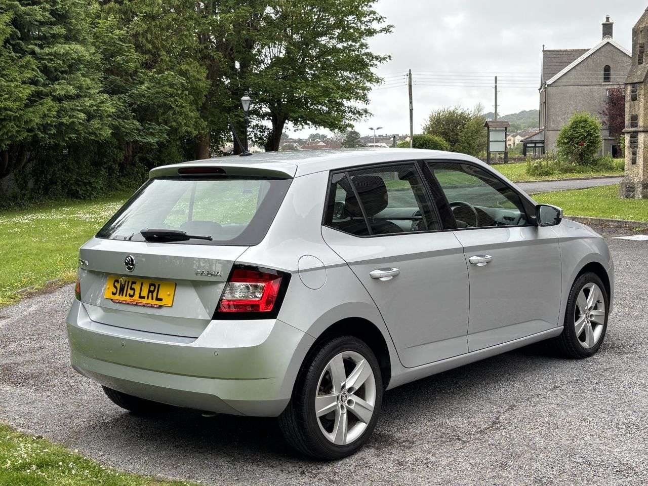 A 2015 SKODA FABIA 1.2 TSI SE L Hatchback 5dr Petrol Manual Euro 6 (s/s) (90 ps) A 2015 SKODA FABIA 1.2 TSI SE L Hatchback 5dr Petrol Manual Euro 6 (s/s) (90 ps)