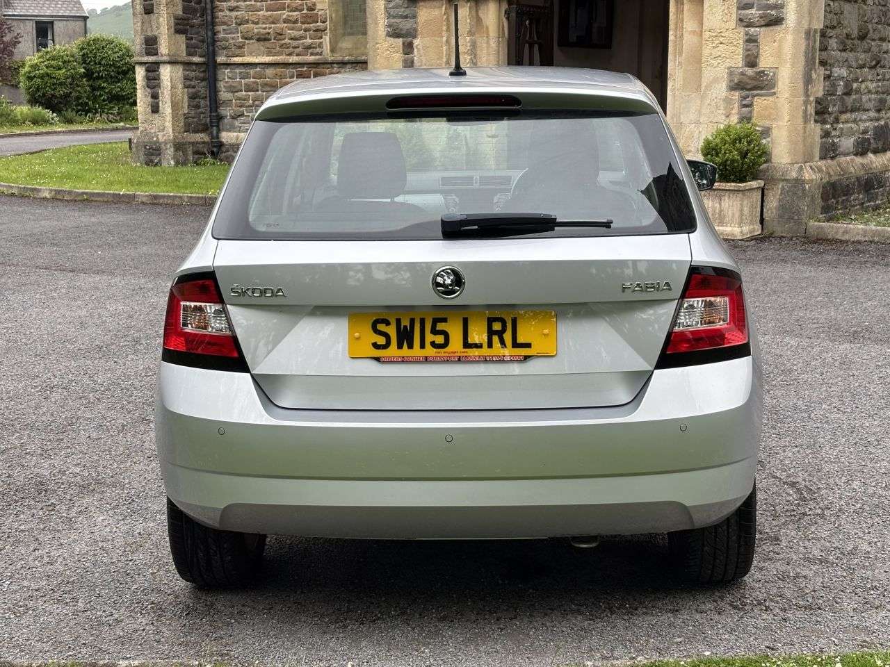 A 2015 SKODA FABIA 1.2 TSI SE L Hatchback 5dr Petrol Manual Euro 6 (s/s) (90 ps) A 2015 SKODA FABIA 1.2 TSI SE L Hatchback 5dr Petrol Manual Euro 6 (s/s) (90 ps)