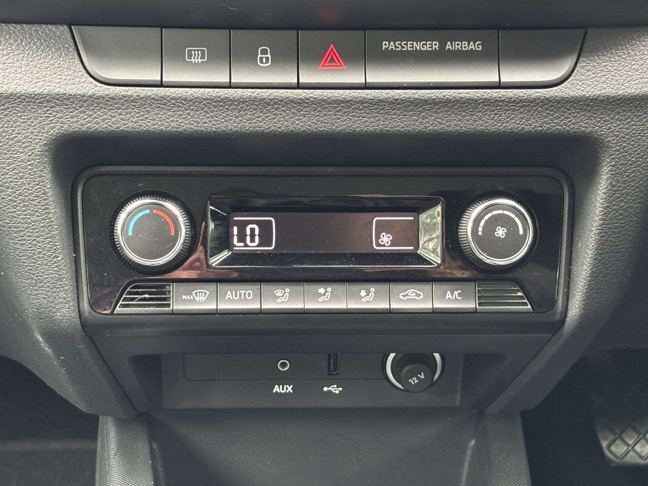 2015 SKODA FABIA 2015 SKODA FABIA