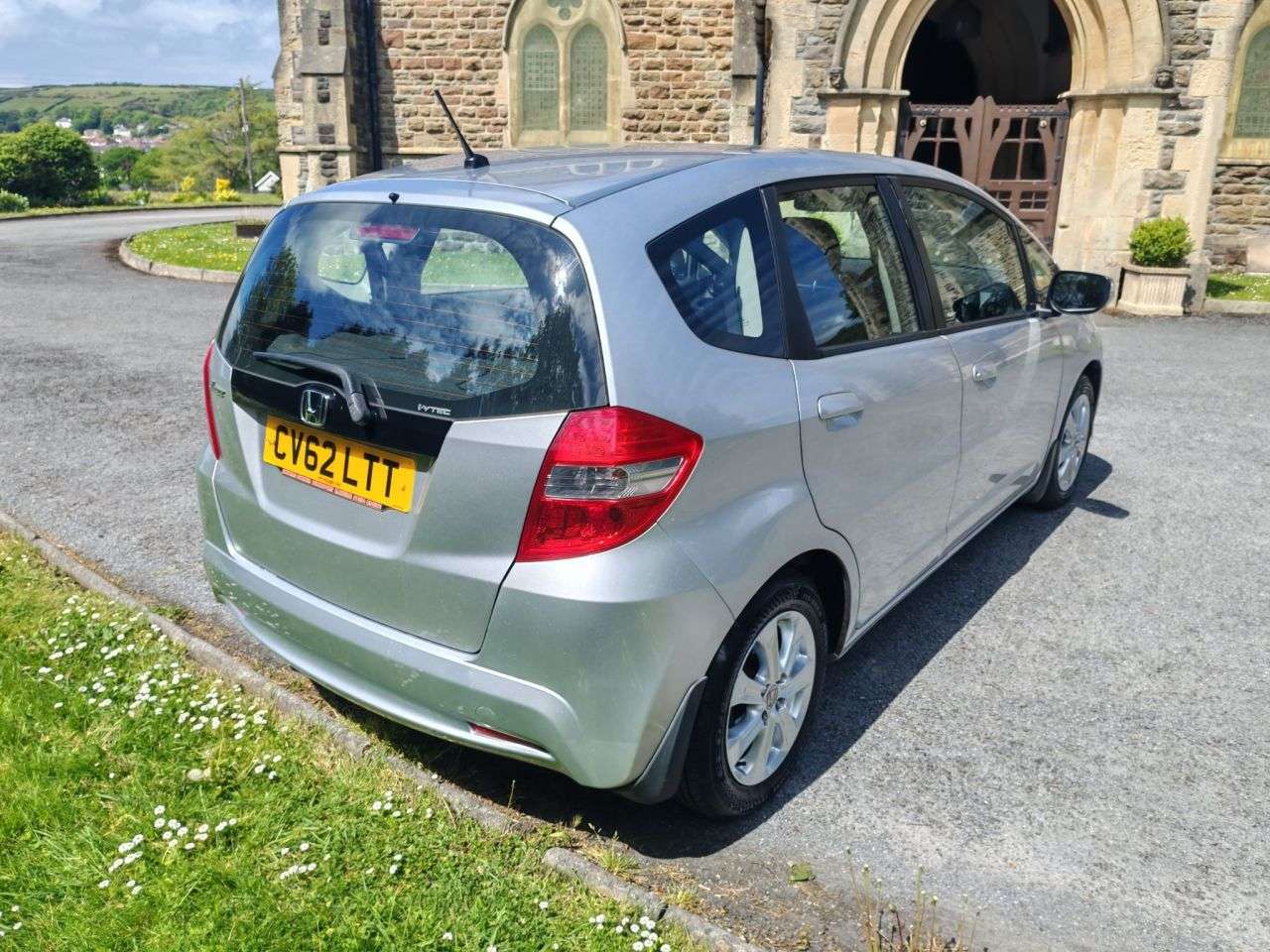 A 2012 HONDA JAZZ 1.4 i-VTEC ES Hatchback 5dr Petrol CVT Euro 5 (99 ps) A 2012 HONDA JAZZ 1.4 i-VTEC ES Hatchback 5dr Petrol CVT Euro 5 (99 ps)