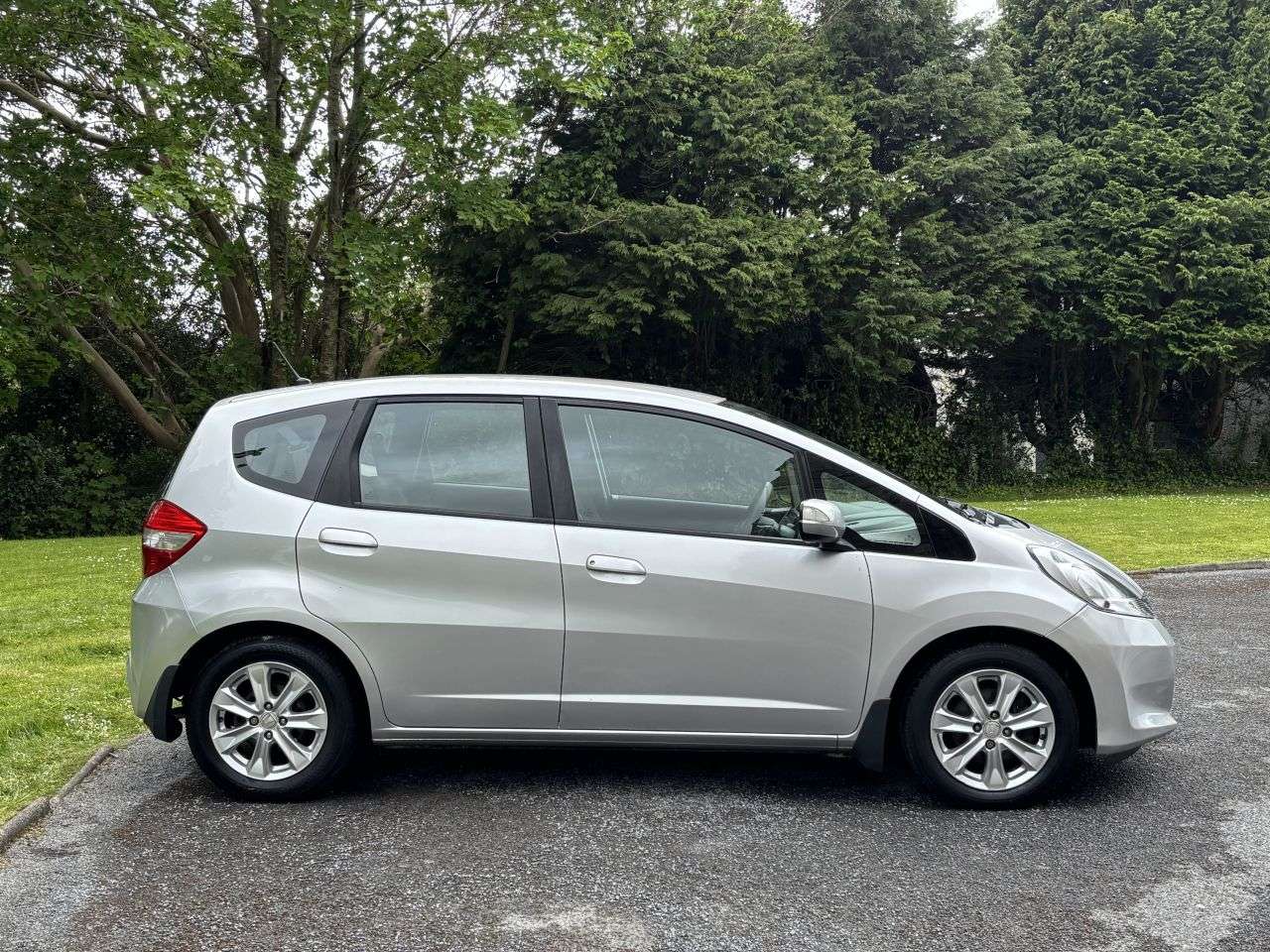 A 2012 HONDA JAZZ 1.4 i-VTEC ES Hatchback 5dr Petrol CVT Euro 5 (99 ps) A 2012 HONDA JAZZ 1.4 i-VTEC ES Hatchback 5dr Petrol CVT Euro 5 (99 ps)