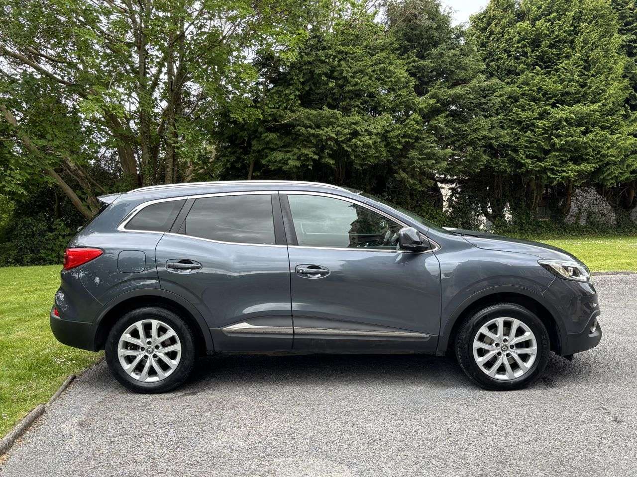 A 2016 RENAULT KADJAR 1.5 dCi Dynamique Nav SUV 5dr Diesel Manual Euro 6 (s/s) (110 ps) A 2016 RENAULT KADJAR 1.5 dCi Dynamique Nav SUV 5dr Diesel Manual Euro 6 (s/s) (110 ps)