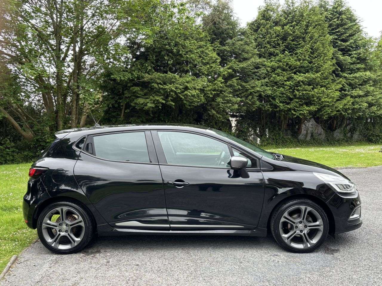 A 2018 RENAULT CLIO 1.5 dCi GT Line Hatchback 5dr Diesel Manual Euro 6 (s/s) (90 ps) A 2018 RENAULT CLIO 1.5 dCi GT Line Hatchback 5dr Diesel Manual Euro 6 (s/s) (90 ps)