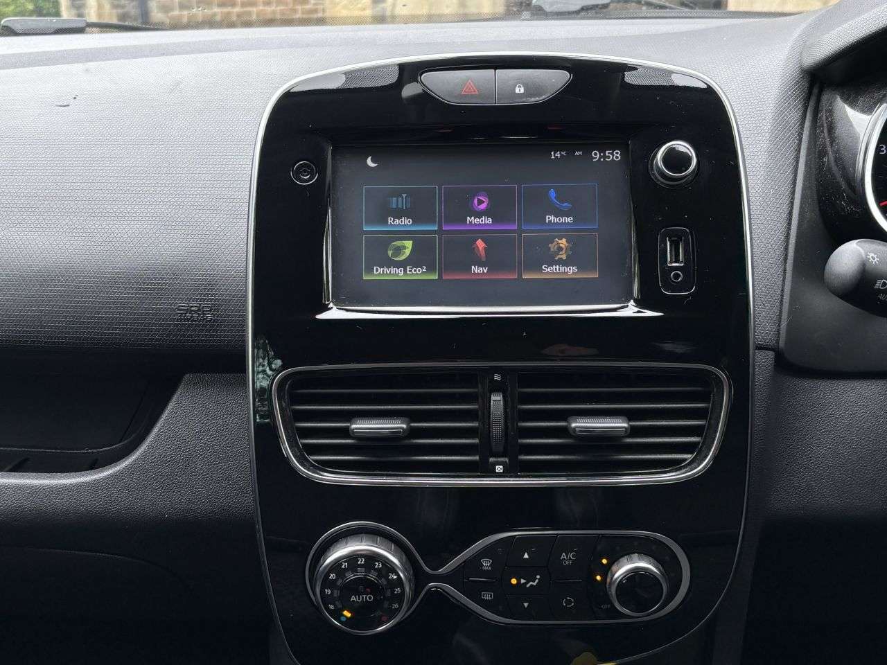 2018 RENAULT CLIO 2018 RENAULT CLIO