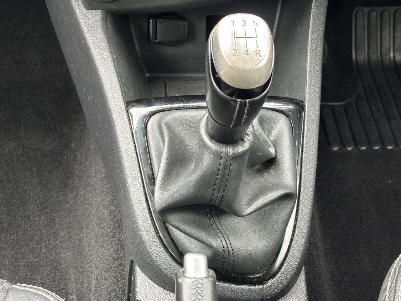 2018 RENAULT CLIO 2018 RENAULT CLIO