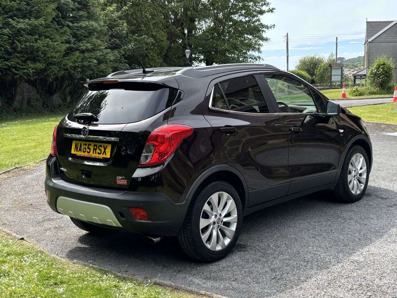 A 2015 VAUXHALL MOKKA 1.6 CDTi SE SUV 5dr Diesel Manual 2WD Euro 6 (s/s) (136 ps) A 2015 VAUXHALL MOKKA 1.6 CDTi SE SUV 5dr Diesel Manual 2WD Euro 6 (s/s) (136 ps)