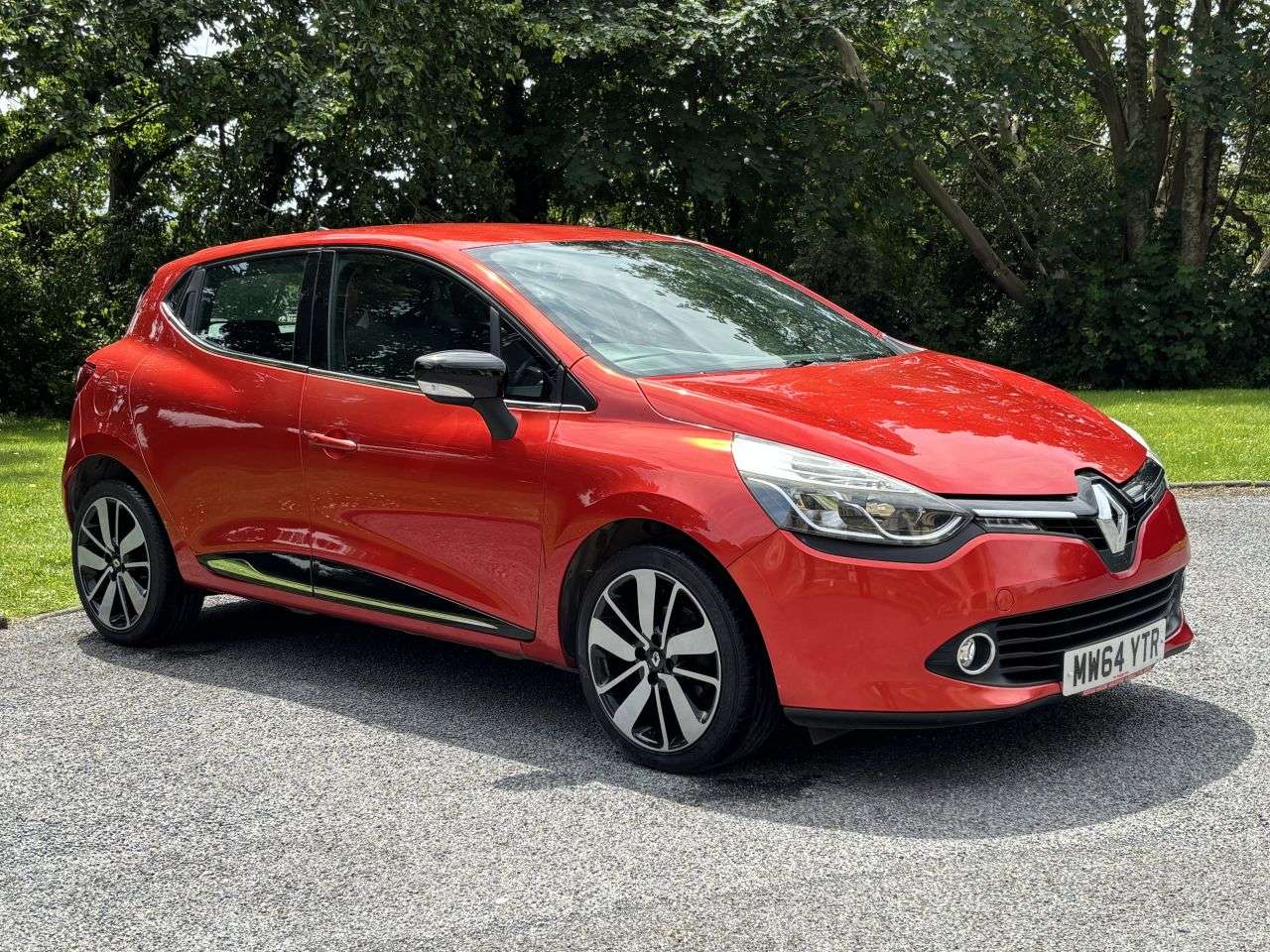 A 2014 RENAULT CLIO 1.5 dCi Dynamique S MediaNav Hatchback 5dr Diesel Manual Euro 5 (s/s) (90 p A 2014 RENAULT CLIO 1.5 dCi Dynamique S MediaNav Hatchback 5dr Diesel Manual Euro 5 (s/s) (90 p