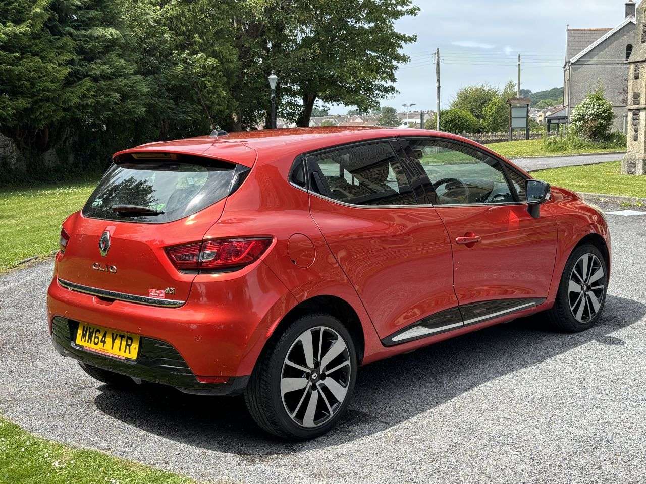 A 2014 RENAULT CLIO 1.5 dCi Dynamique S MediaNav Hatchback 5dr Diesel Manual Euro 5 (s/s) (90 p A 2014 RENAULT CLIO 1.5 dCi Dynamique S MediaNav Hatchback 5dr Diesel Manual Euro 5 (s/s) (90 p
