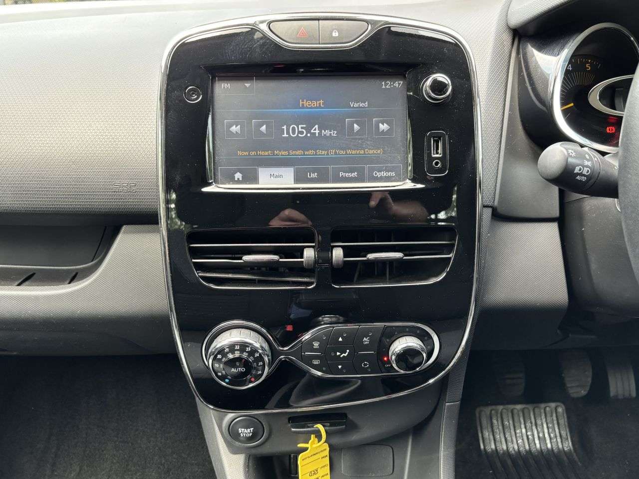 2014 RENAULT CLIO 2014 RENAULT CLIO
