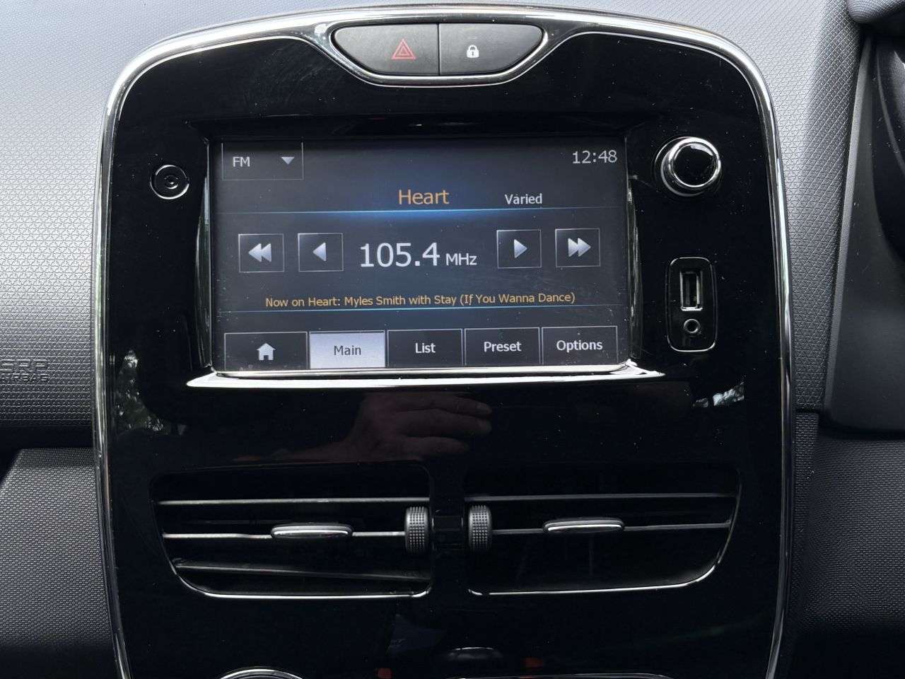 2014 RENAULT CLIO 2014 RENAULT CLIO