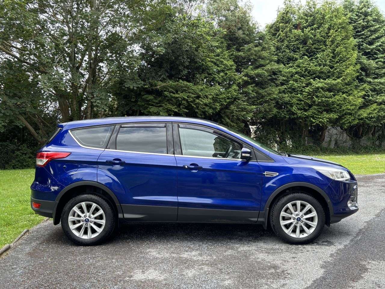 A 2016 FORD KUGA 2.0 TDCi Titanium SUV 5dr Diesel Manual 2WD Euro 6 (s/s) (150 ps) A 2016 FORD KUGA 2.0 TDCi Titanium SUV 5dr Diesel Manual 2WD Euro 6 (s/s) (150 ps)