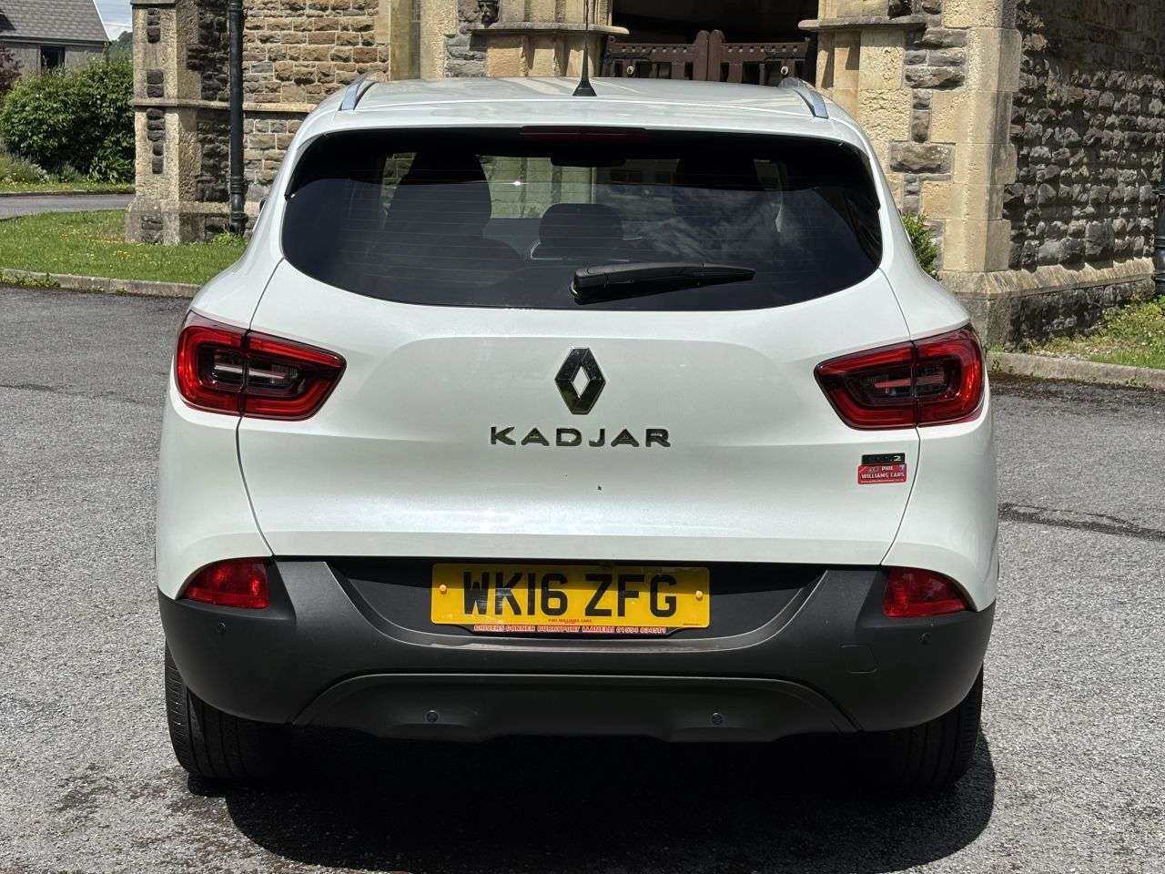 A 2016 RENAULT KADJAR 1.5 dCi Dynamique Nav SUV 5dr Diesel Manual Euro 6 (s/s) (110 ps) A 2016 RENAULT KADJAR 1.5 dCi Dynamique Nav SUV 5dr Diesel Manual Euro 6 (s/s) (110 ps)