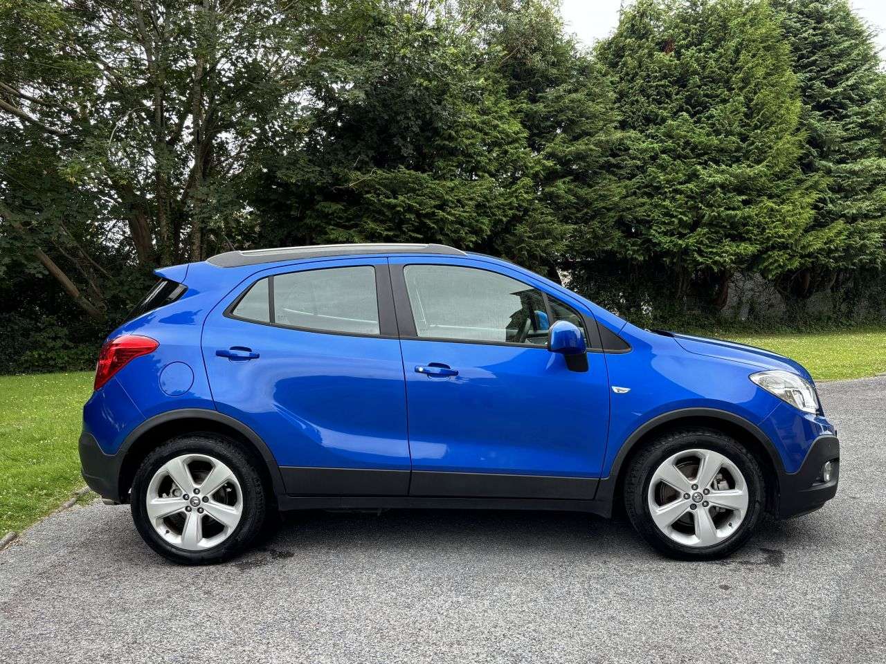 A 2013 VAUXHALL MOKKA 1.7 CDTi Tech Line SUV 5dr Diesel Auto 2WD Euro 5 (130 ps) A 2013 VAUXHALL MOKKA 1.7 CDTi Tech Line SUV 5dr Diesel Auto 2WD Euro 5 (130 ps)