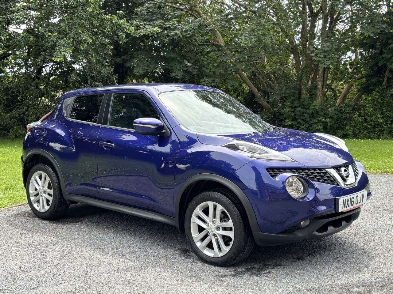 A 2016 NISSAN JUKE 1.2 DIG-T N-Connecta SUV 5dr Petrol Manual Euro 6 (s/s) (115 ps) A 2016 NISSAN JUKE 1.2 DIG-T N-Connecta SUV 5dr Petrol Manual Euro 6 (s/s) (115 ps)