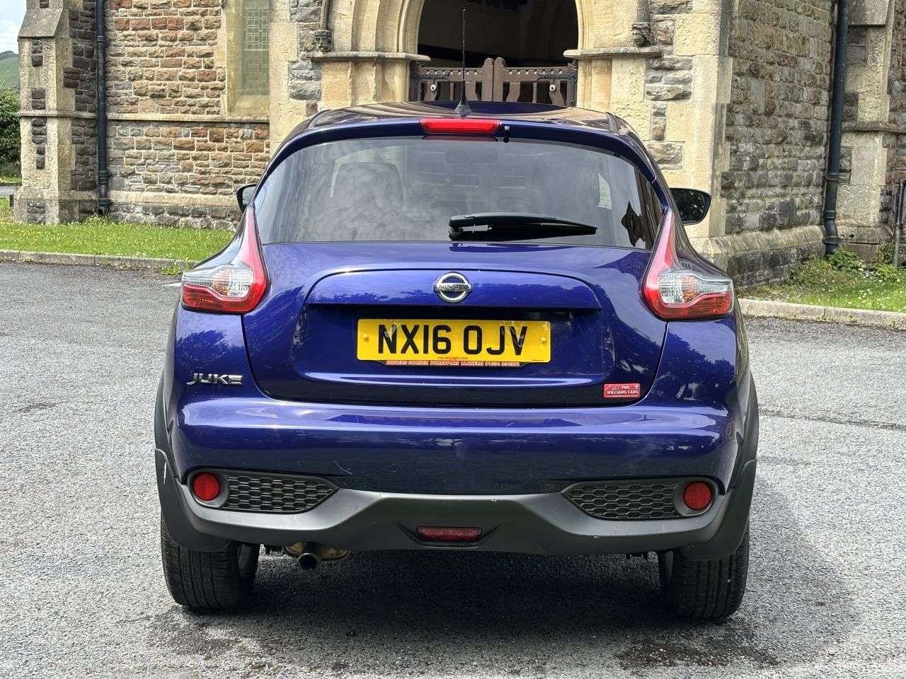 A 2016 NISSAN JUKE 1.2 DIG-T N-Connecta SUV 5dr Petrol Manual Euro 6 (s/s) (115 ps) A 2016 NISSAN JUKE 1.2 DIG-T N-Connecta SUV 5dr Petrol Manual Euro 6 (s/s) (115 ps)