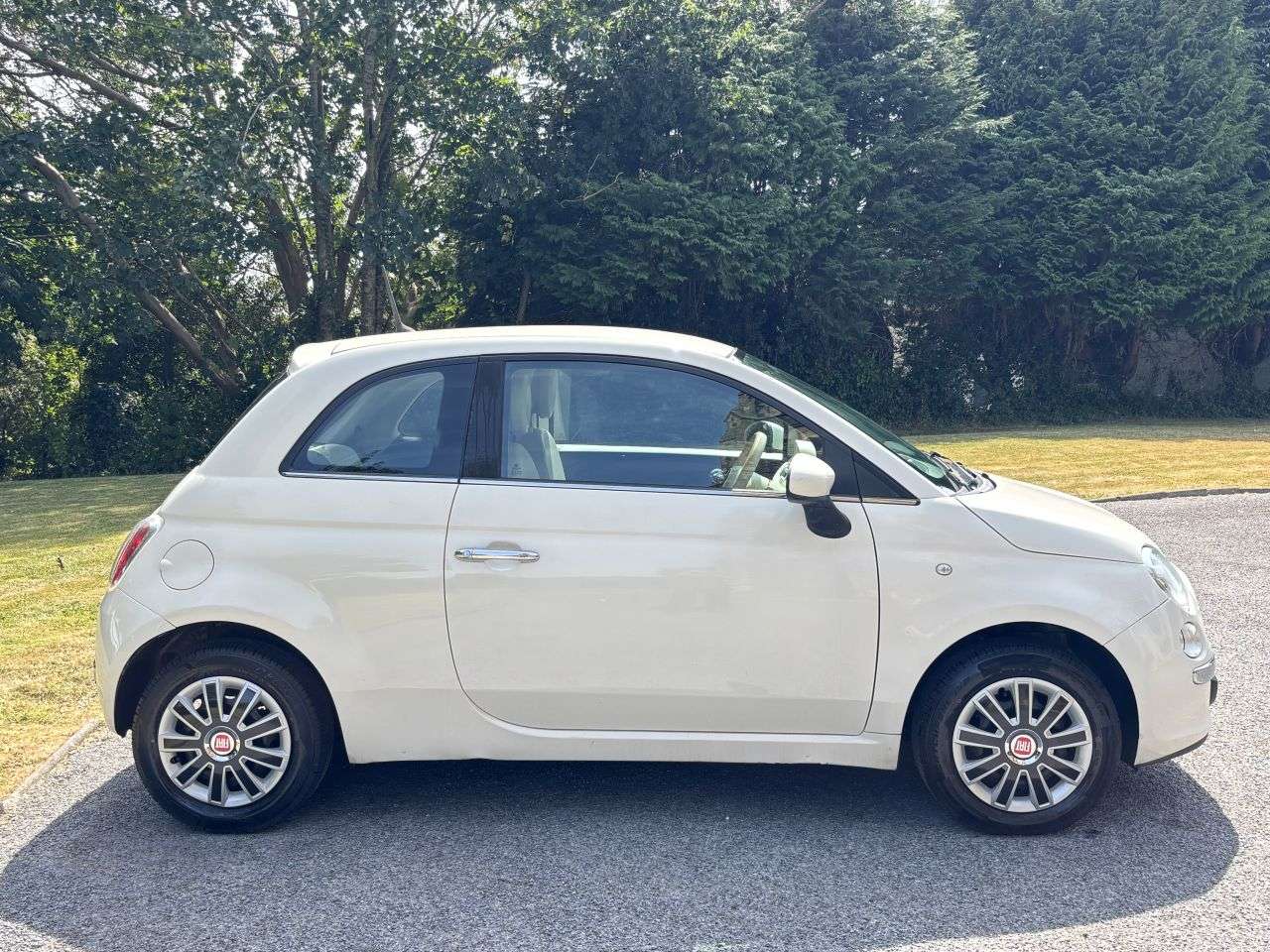 A 2013 FIAT 500 1.2 Pop Hatchback 3dr Petrol Manual Euro 4 (69 bhp) A 2013 FIAT 500 1.2 Pop Hatchback 3dr Petrol Manual Euro 4 (69 bhp)
