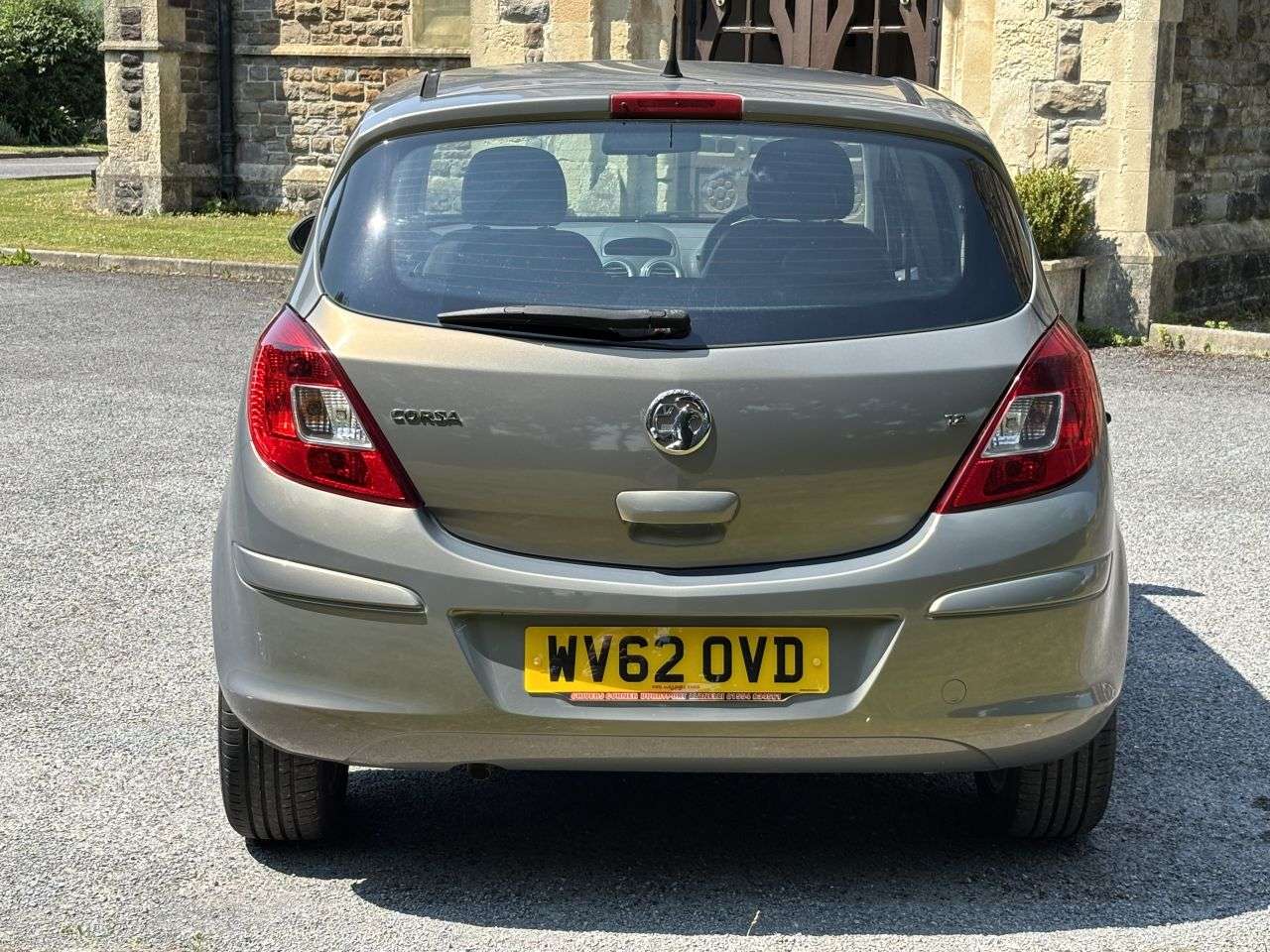 A 2012 VAUXHALL CORSA 1.2i ecoFLEX 16V SE Hatchback 5dr Petrol Manual Euro 5 (s/s) (85 ps) A 2012 VAUXHALL CORSA 1.2i ecoFLEX 16V SE Hatchback 5dr Petrol Manual Euro 5 (s/s) (85 ps)