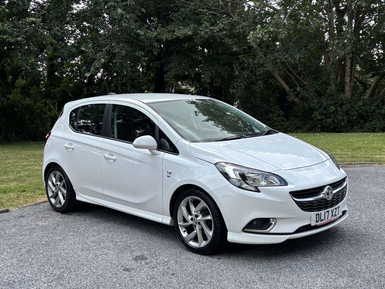 A 2017 VAUXHALL CORSA 1.4i ecoFLEX SRi VX Line Hatchback 5dr Petrol Manual Euro 6 (90 ps) A 2017 VAUXHALL CORSA 1.4i ecoFLEX SRi VX Line Hatchback 5dr Petrol Manual Euro 6 (90 ps)