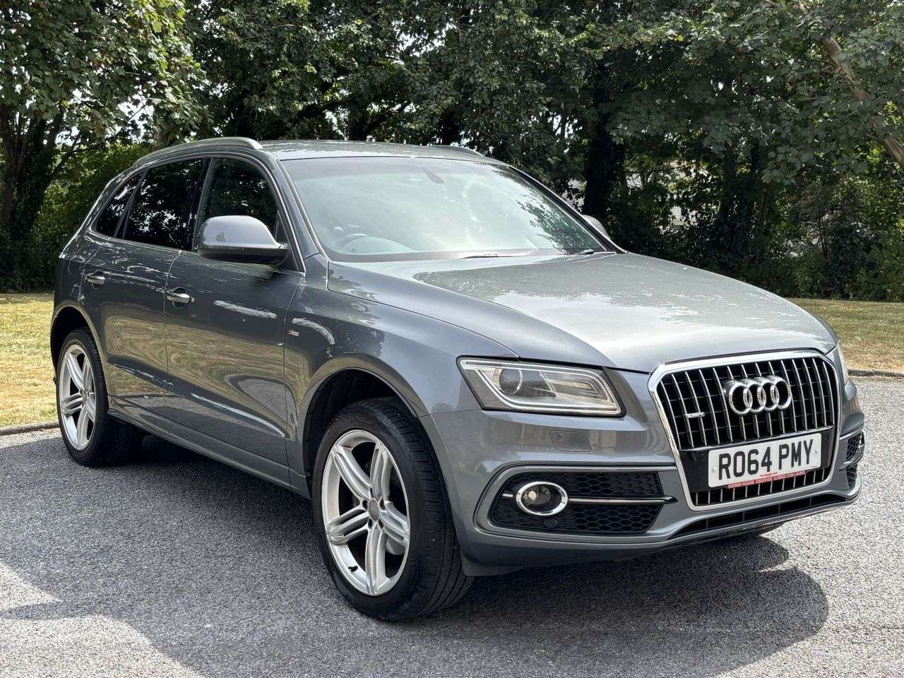 A 2014 AUDI Q5 2.0 TDI S line Plus SUV 5dr Diesel Manual quattro Euro 5 (s/s) (150 ps) A 2014 AUDI Q5 2.0 TDI S line Plus SUV 5dr Diesel Manual quattro Euro 5 (s/s) (150 ps)