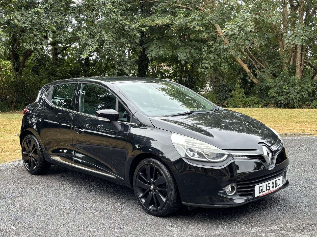A 2015 RENAULT CLIO 1.5 dCi Dynamique S MediaNav Hatchback 5dr Diesel EDC Euro 5 (90 ps) A 2015 RENAULT CLIO 1.5 dCi Dynamique S MediaNav Hatchback 5dr Diesel EDC Euro 5 (90 ps)