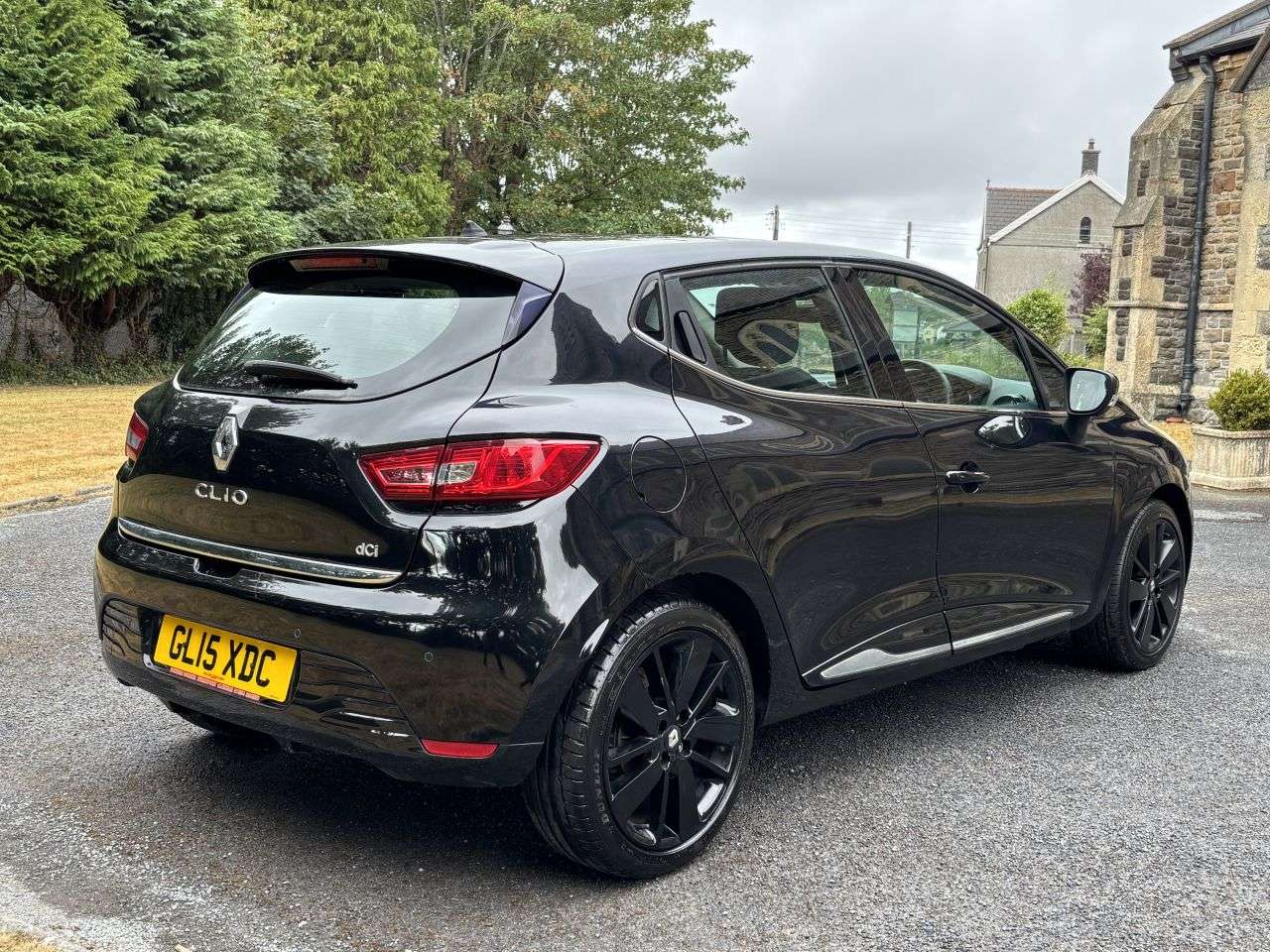 A 2015 RENAULT CLIO 1.5 dCi Dynamique S MediaNav Hatchback 5dr Diesel EDC Euro 5 (90 ps) A 2015 RENAULT CLIO 1.5 dCi Dynamique S MediaNav Hatchback 5dr Diesel EDC Euro 5 (90 ps)