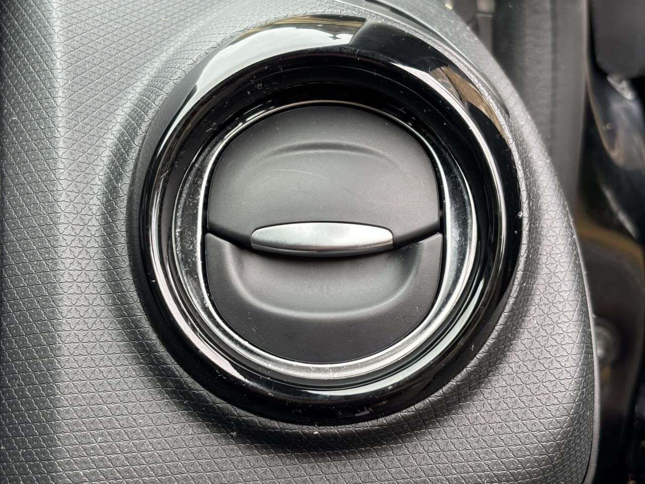 2015 RENAULT CLIO 2015 RENAULT CLIO